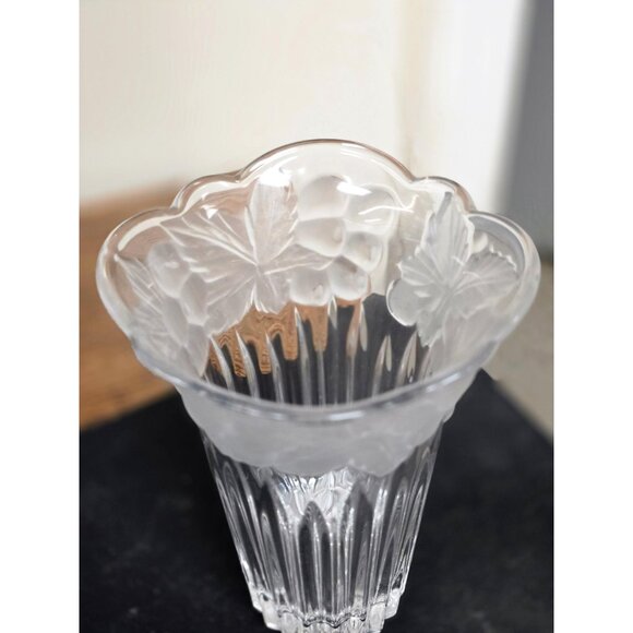 Frosted Glass Vase Grapes & Leaves Autumn Harvest 5.5" - Picture 4 of 7